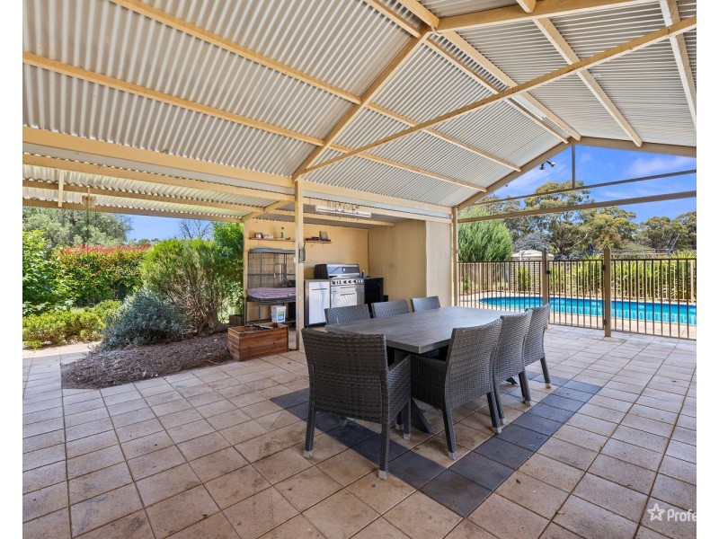 26 Main Road, Laanecoorie VIC 3463