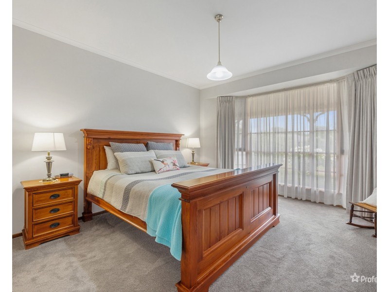 67 Holyrood Street, Maryborough VIC 3465