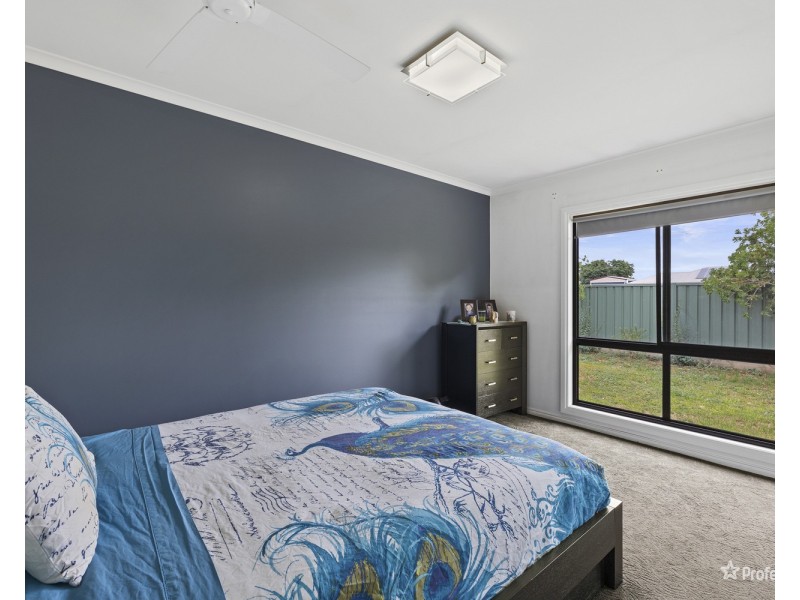 17 Victoria Street, Carisbrook VIC 3464