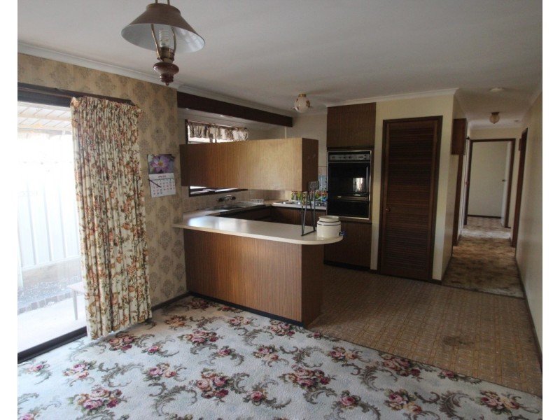 1/27 Victoria Street, Maryborough VIC 3465