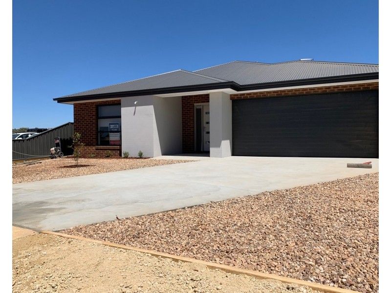 27 East Field Street, Maryborough VIC 3465