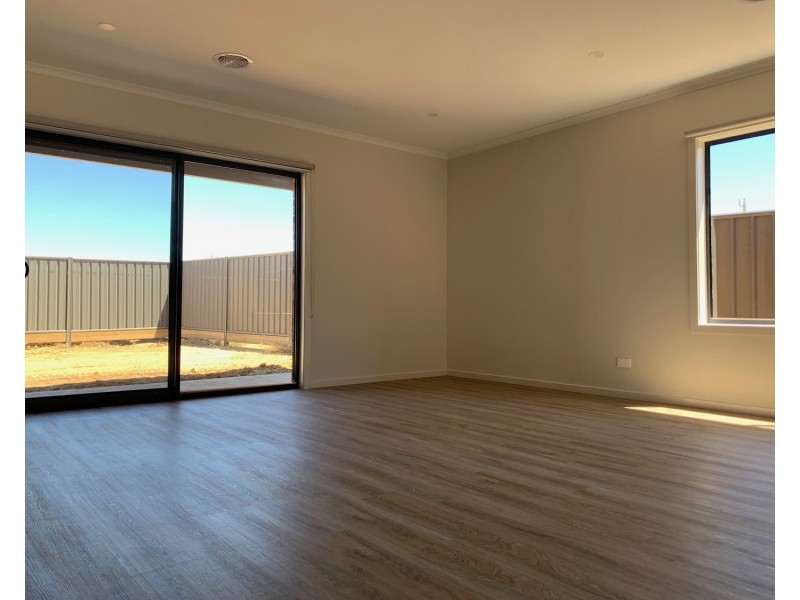 27 East Field Street, Maryborough VIC 3465