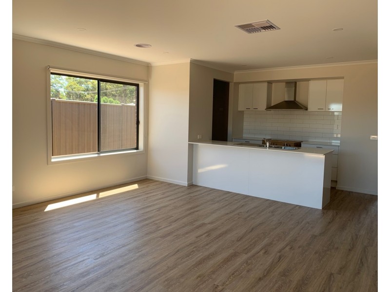 27 East Field Street, Maryborough VIC 3465