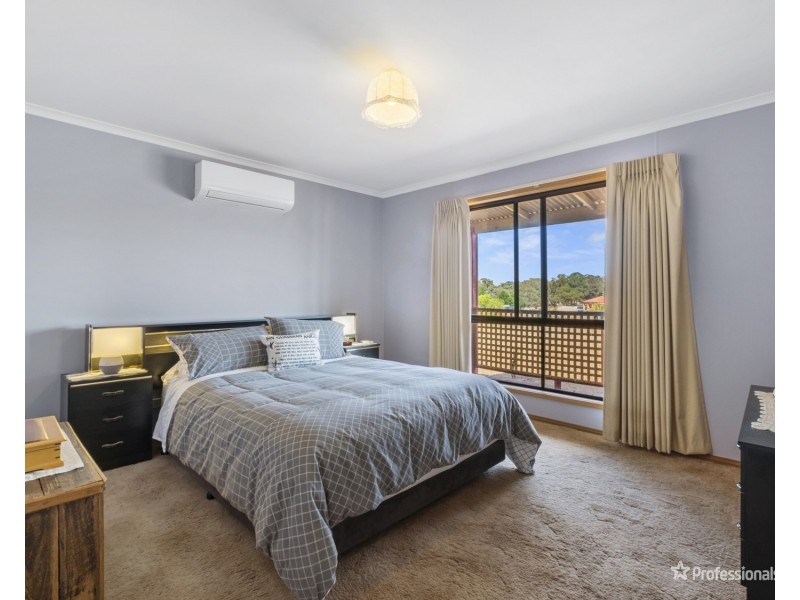 15 George Cook (South) Drive, Daisy Hill VIC 3465