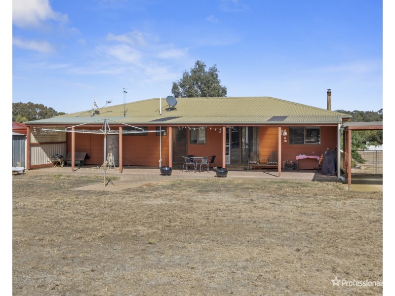 15 George Cook (South) Drive, Daisy Hill VIC 3465