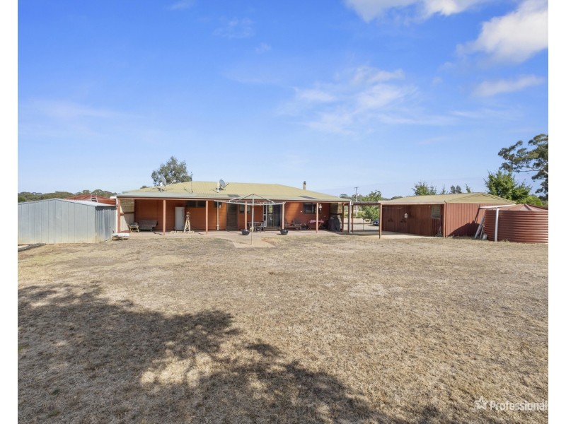 15 George Cook (South) Drive, Daisy Hill VIC 3465