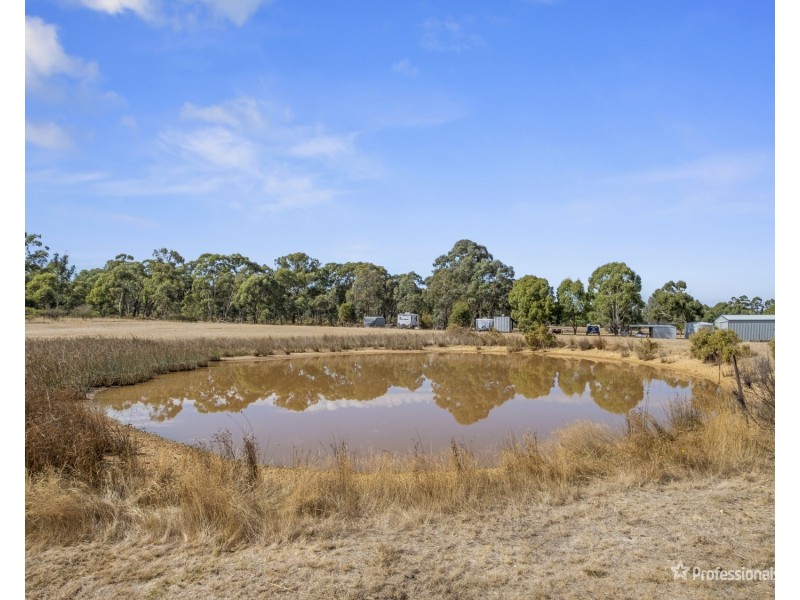 15 George Cook (South) Drive, Daisy Hill VIC 3465