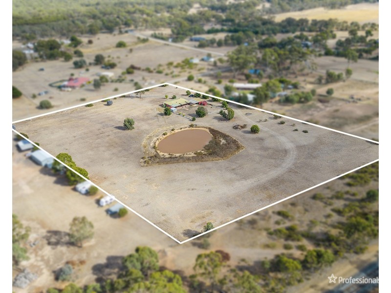 15 George Cook (South) Drive, Daisy Hill VIC 3465