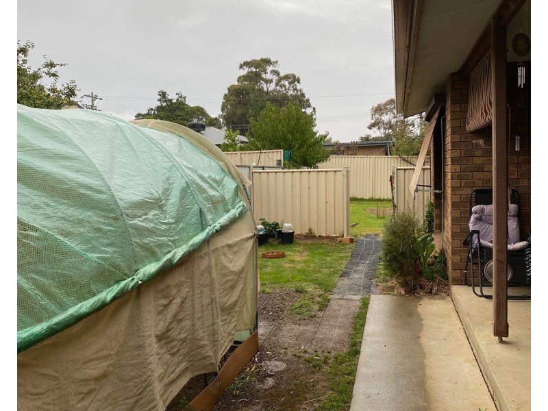 2/4 Harkness Street, Maryborough VIC 3465