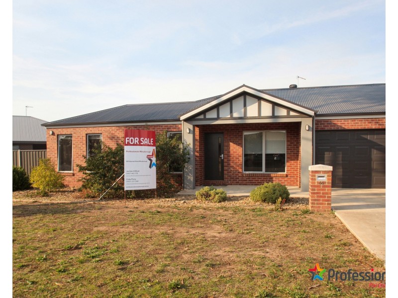 66 Holyrood Street, Maryborough VIC 3465