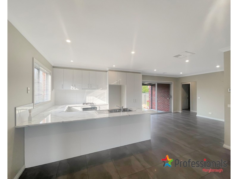 66 Holyrood Street, Maryborough VIC 3465