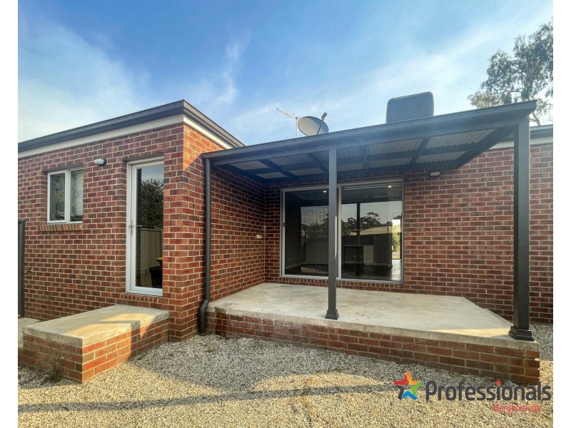 66 Holyrood Street, Maryborough VIC 3465