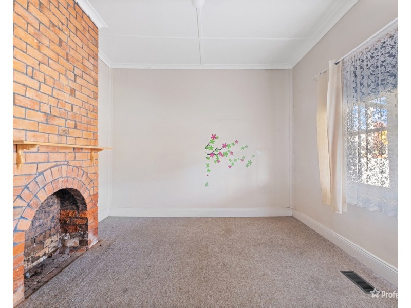 8 Inkerman Street, Maryborough VIC 3465