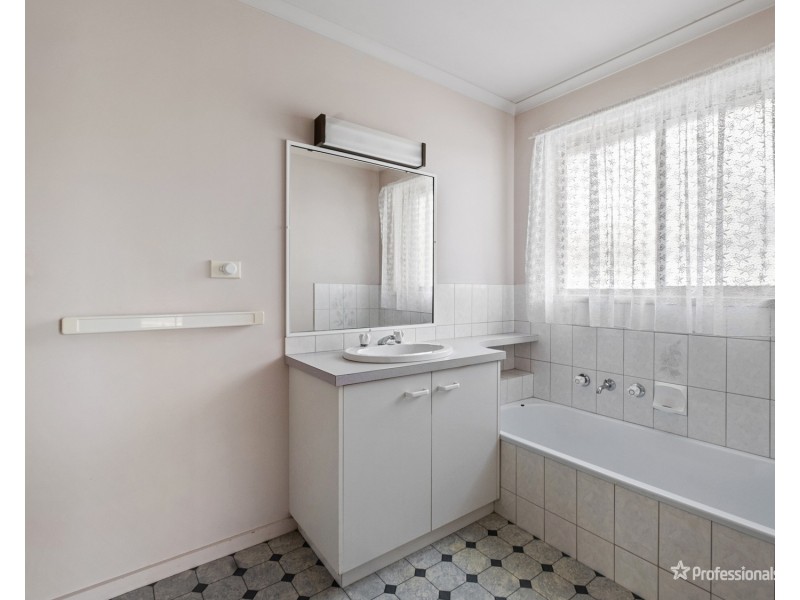 50 Holyrood Street, Maryborough VIC 3465