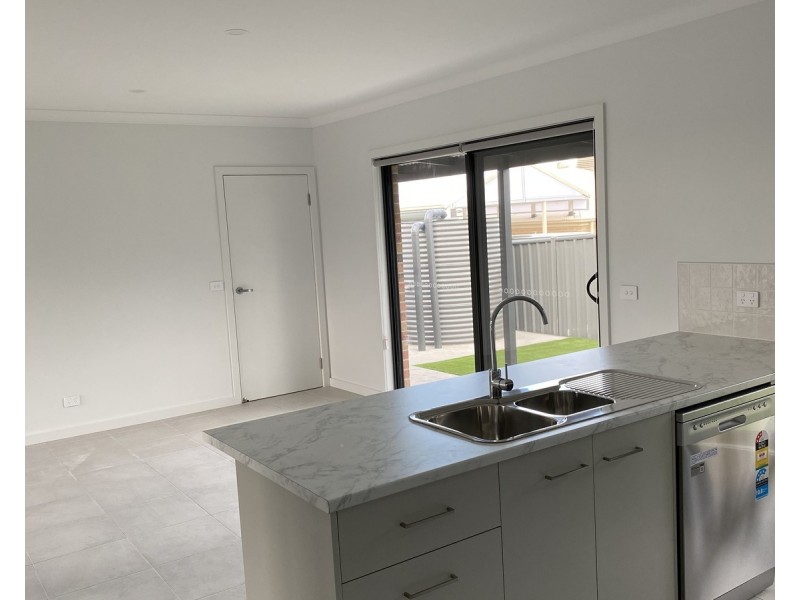 2/3 Worrall Court, Maryborough VIC 3465