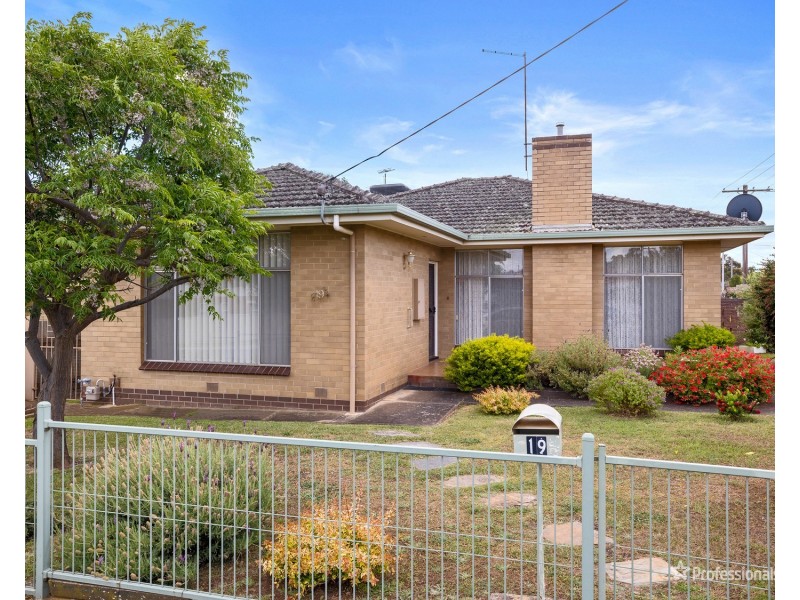 19 Barr Street, Maryborough VIC 3465