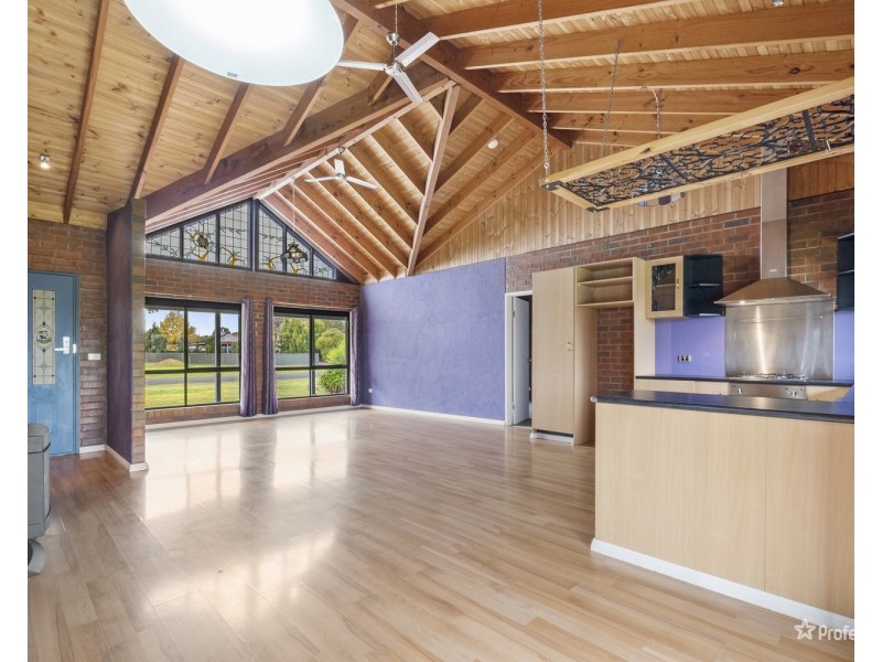 11 Hunter Street, Carisbrook VIC 3464