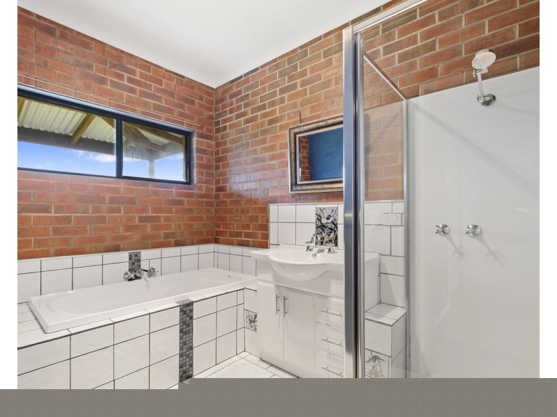 11 Hunter Street, Carisbrook VIC 3464