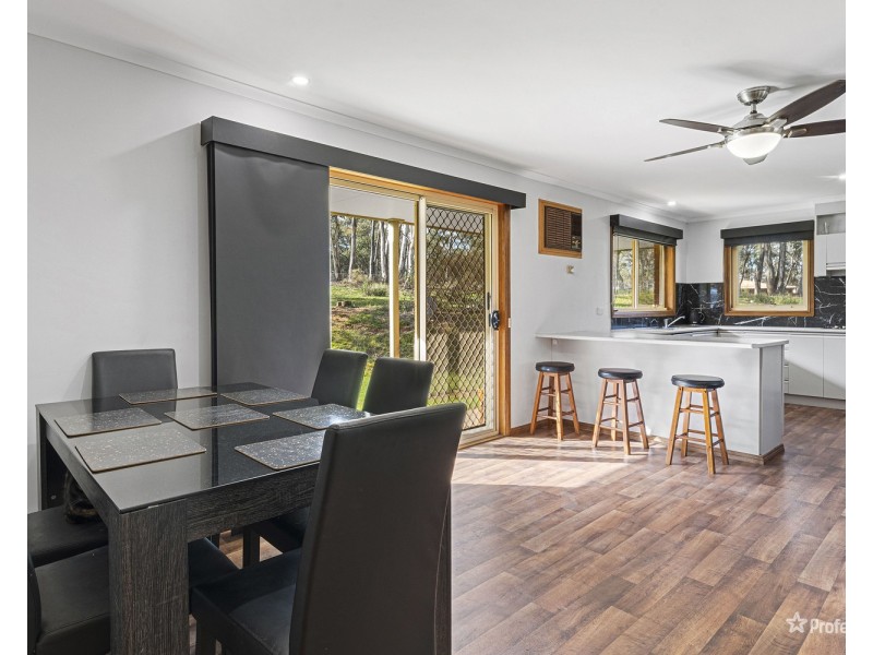 41 Menzies Drive, Daisy Hill VIC 3465