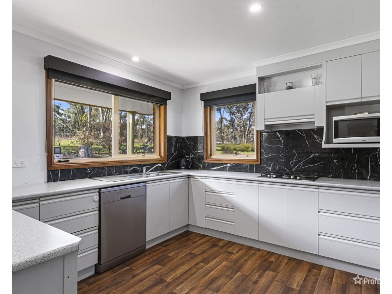 41 Menzies Drive, Daisy Hill VIC 3465