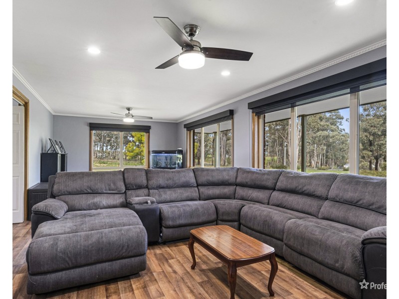 41 Menzies Drive, Daisy Hill VIC 3465