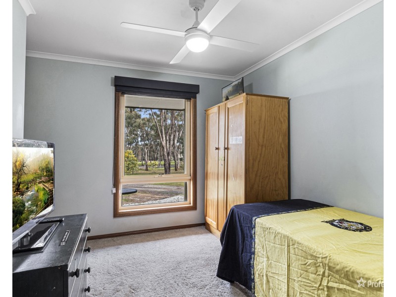 41 Menzies Drive, Daisy Hill VIC 3465