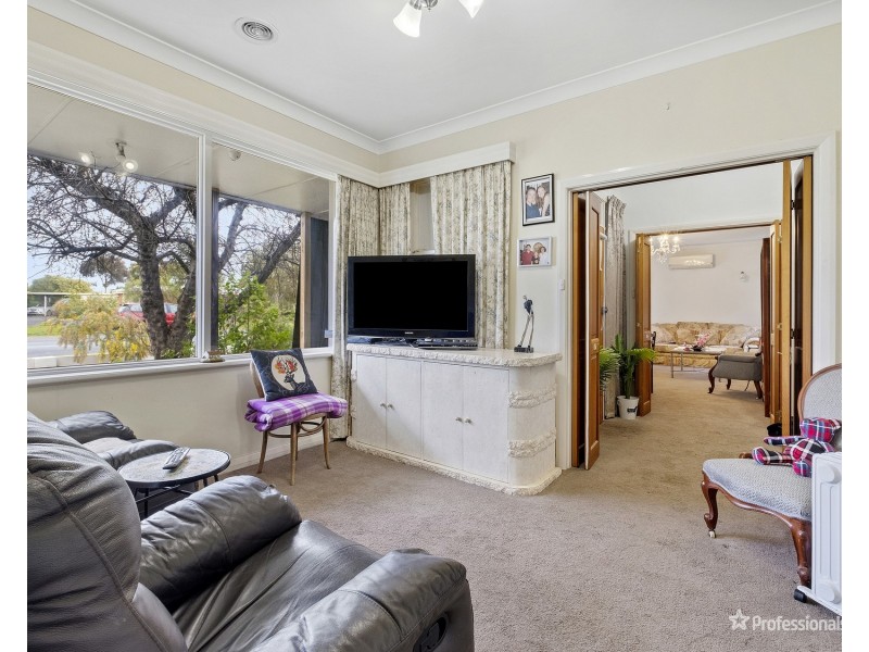 54 Holyrood Street, Maryborough VIC 3465