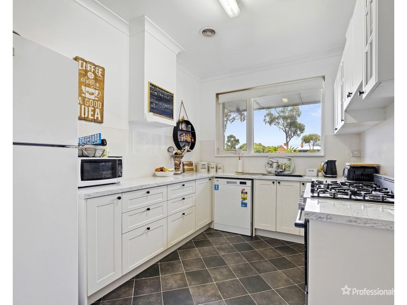 54 Holyrood Street, Maryborough VIC 3465
