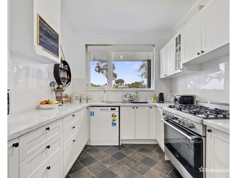 54 Holyrood Street, Maryborough VIC 3465