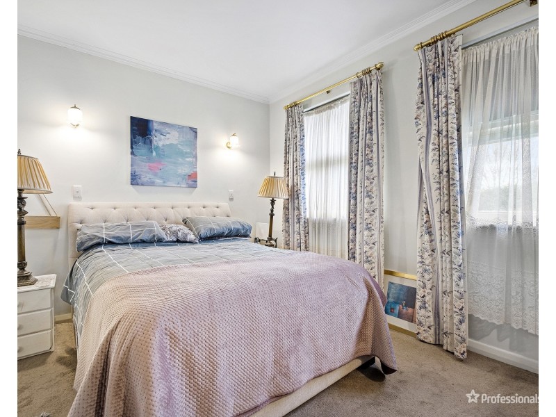 54 Holyrood Street, Maryborough VIC 3465