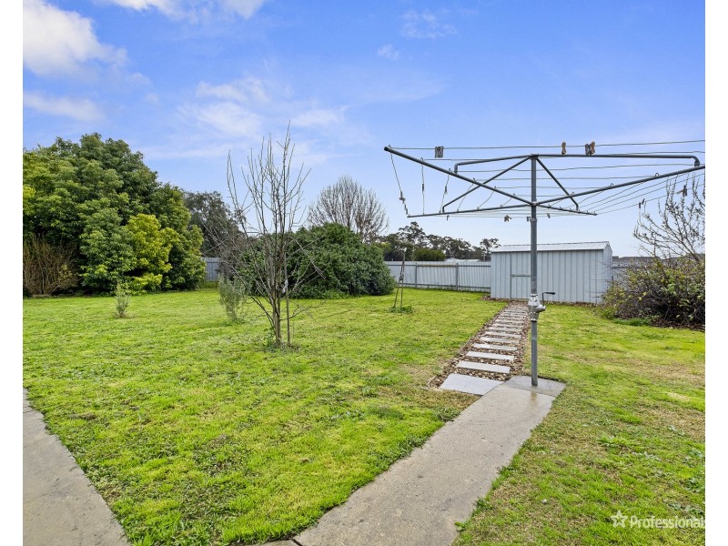 54 Holyrood Street, Maryborough VIC 3465