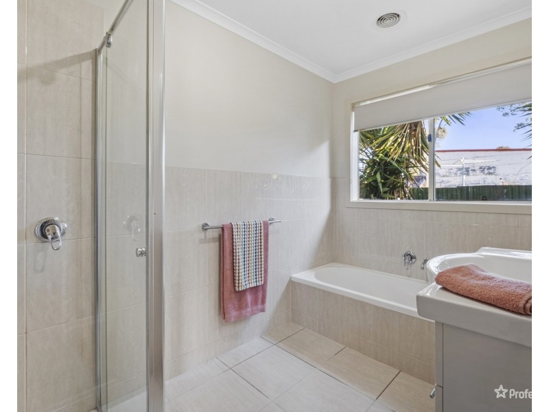 11 Gillies Street, Maryborough VIC 3465
