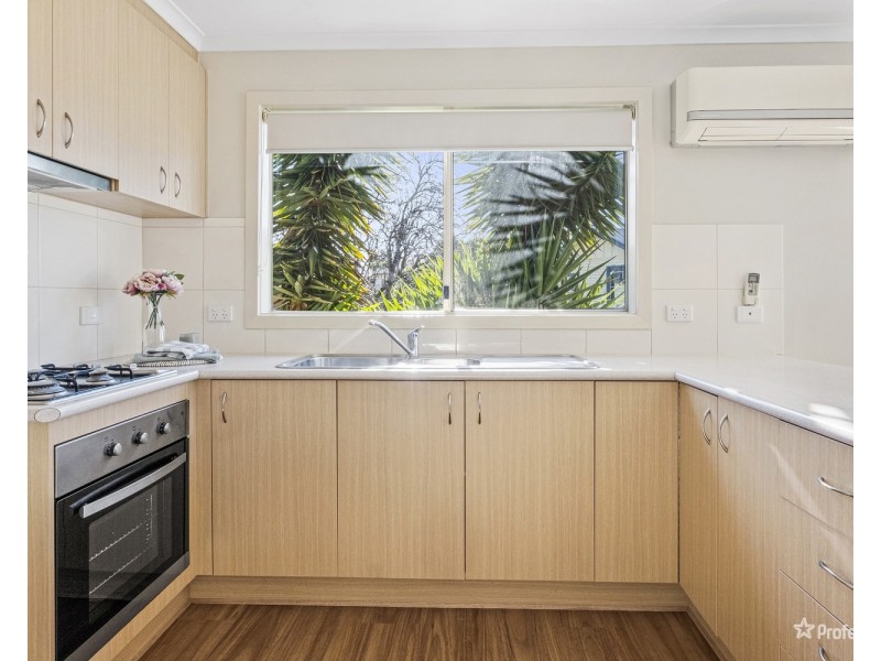 11 Gillies Street, Maryborough VIC 3465