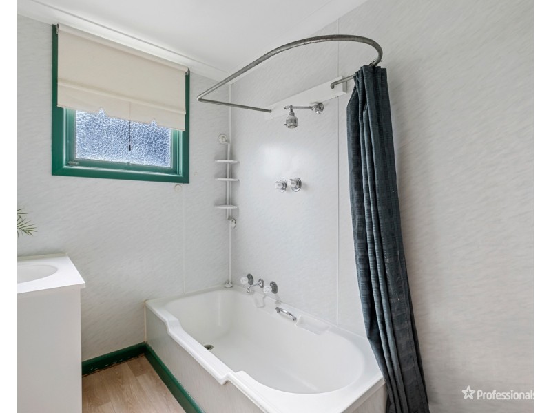 106 Burns Street, Maryborough VIC 3465