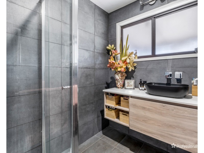 8 Rutherford Street, Avoca VIC 3467