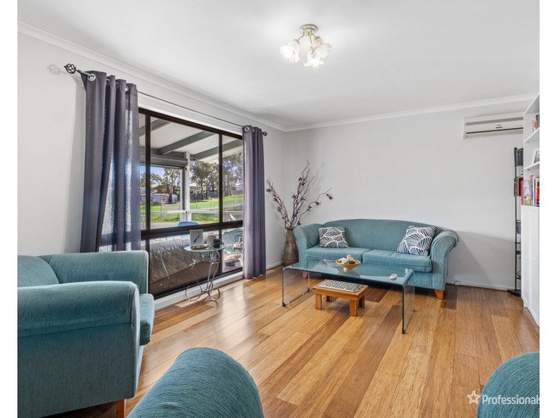 8 Rutherford Street, Avoca VIC 3467