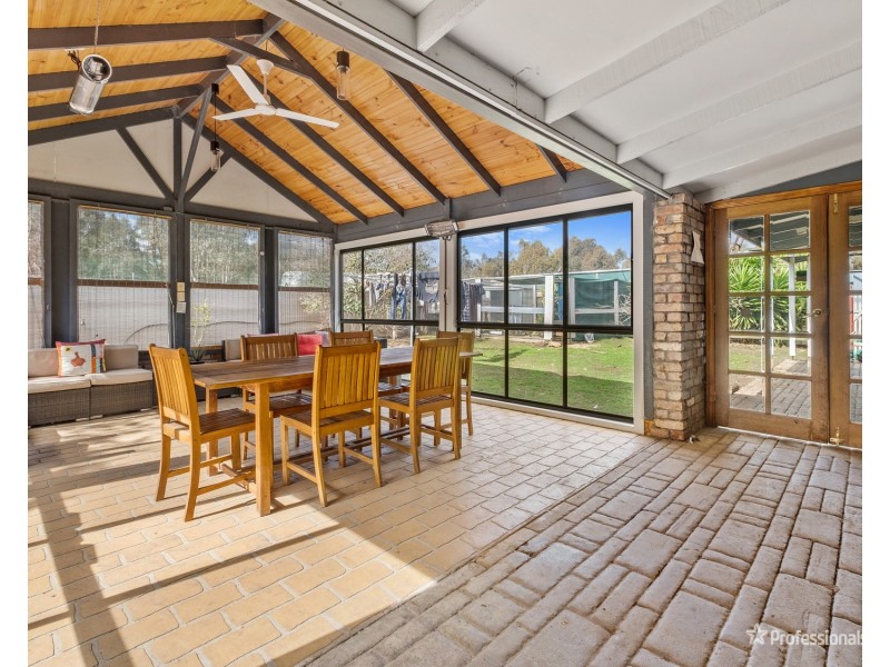 8 Rutherford Street, Avoca VIC 3467