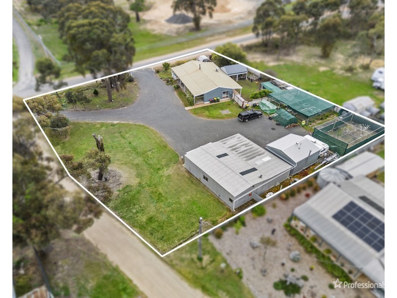 8 Rutherford Street, Avoca VIC 3467