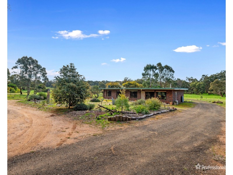 195 Mosquito Road, Maryborough VIC 3465