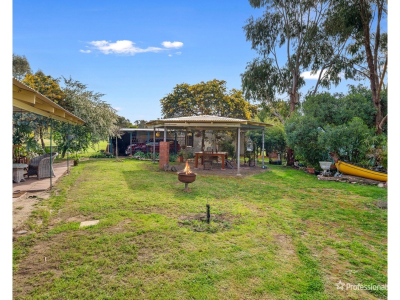 195 Mosquito Road, Maryborough VIC 3465