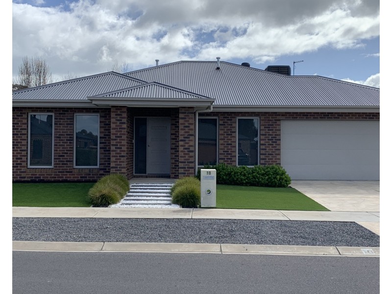10 Quinn Street, Maryborough VIC 3465