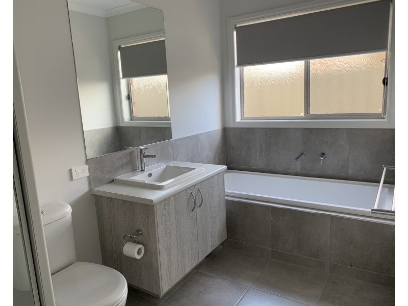 10 Quinn Street, Maryborough VIC 3465