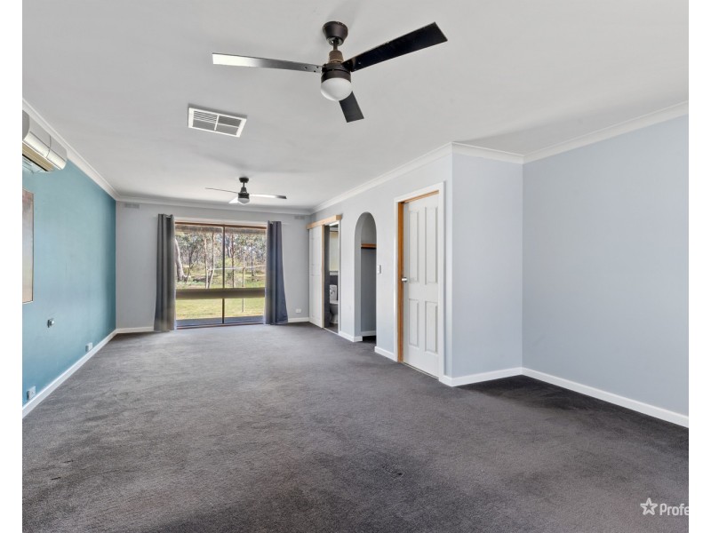 38 Nicholls Road, Daisy Hill VIC 3465