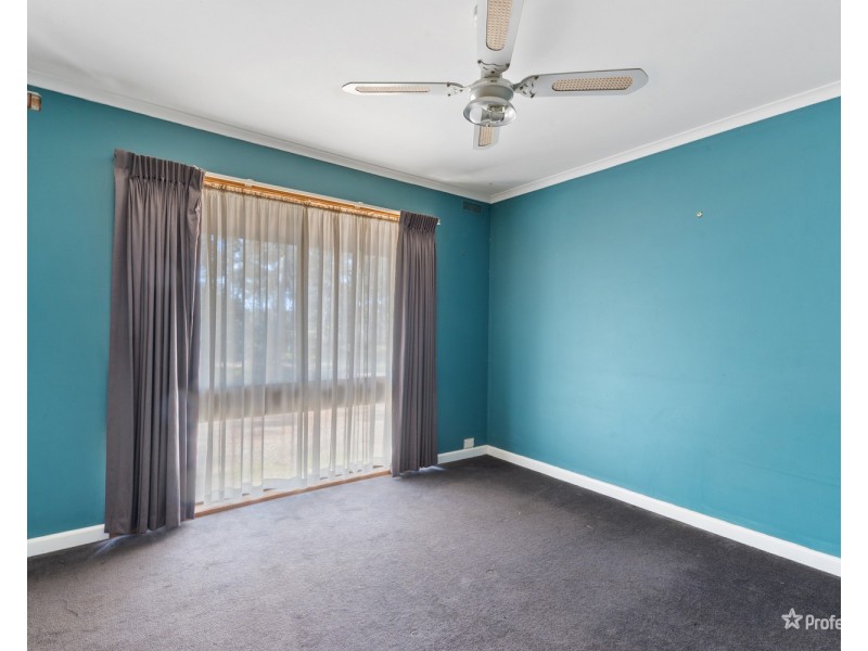 38 Nicholls Road, Daisy Hill VIC 3465