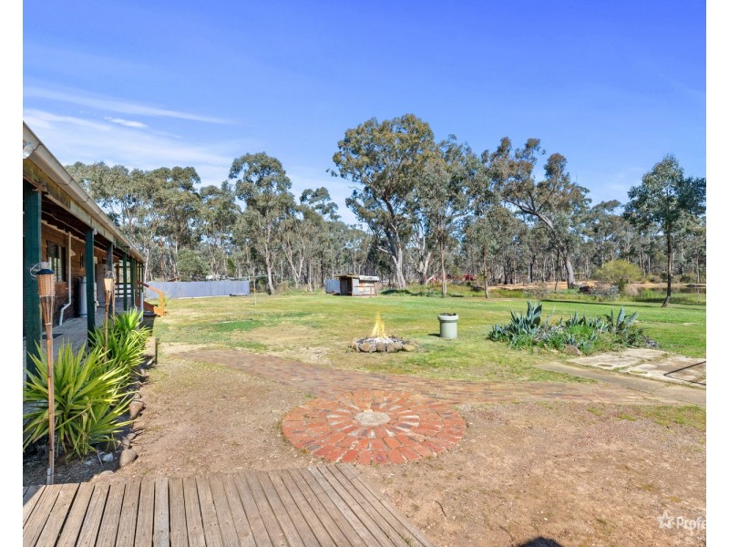 38 Nicholls Road, Daisy Hill VIC 3465