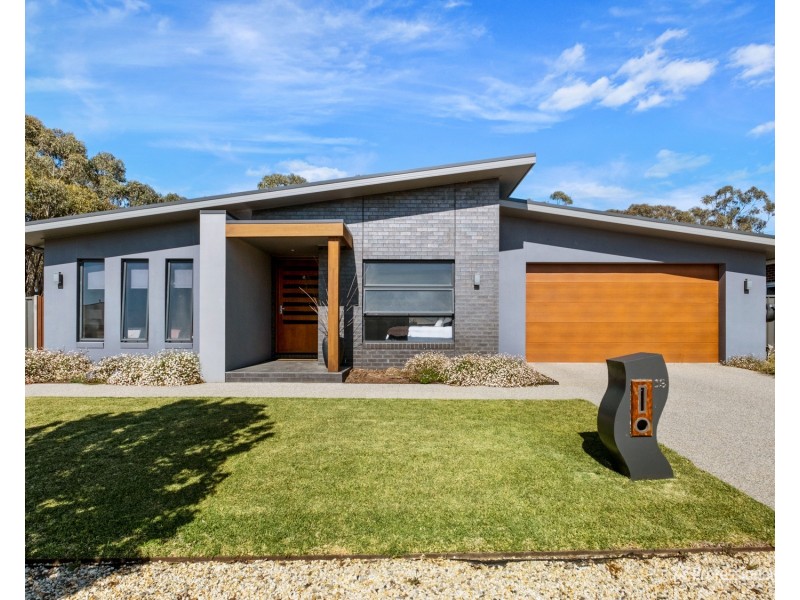 19 Forest view Drive, Maryborough VIC 3465