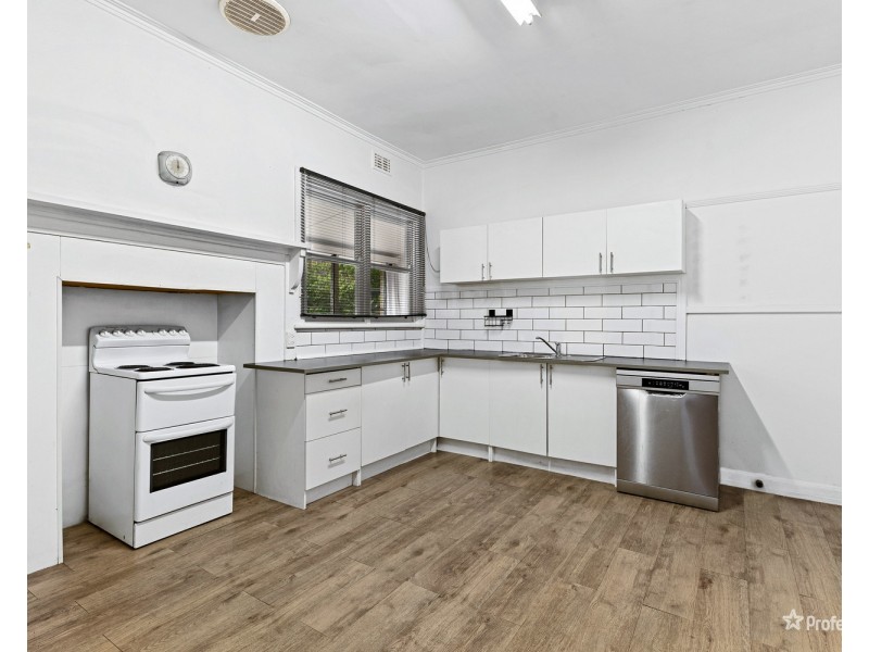 18 Elgin Road, Maryborough VIC 3465