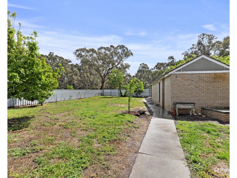 18 Elgin Road, Maryborough VIC 3465
