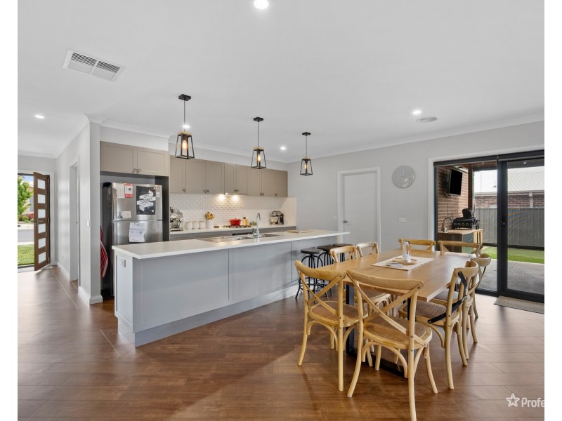 2 Chisholm Street, Maryborough VIC 3465