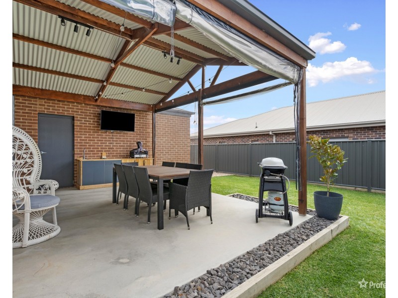 2 Chisholm Street, Maryborough VIC 3465